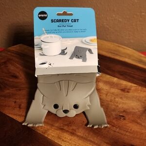 Scaredy Cat Gray Trivet, Silicone
